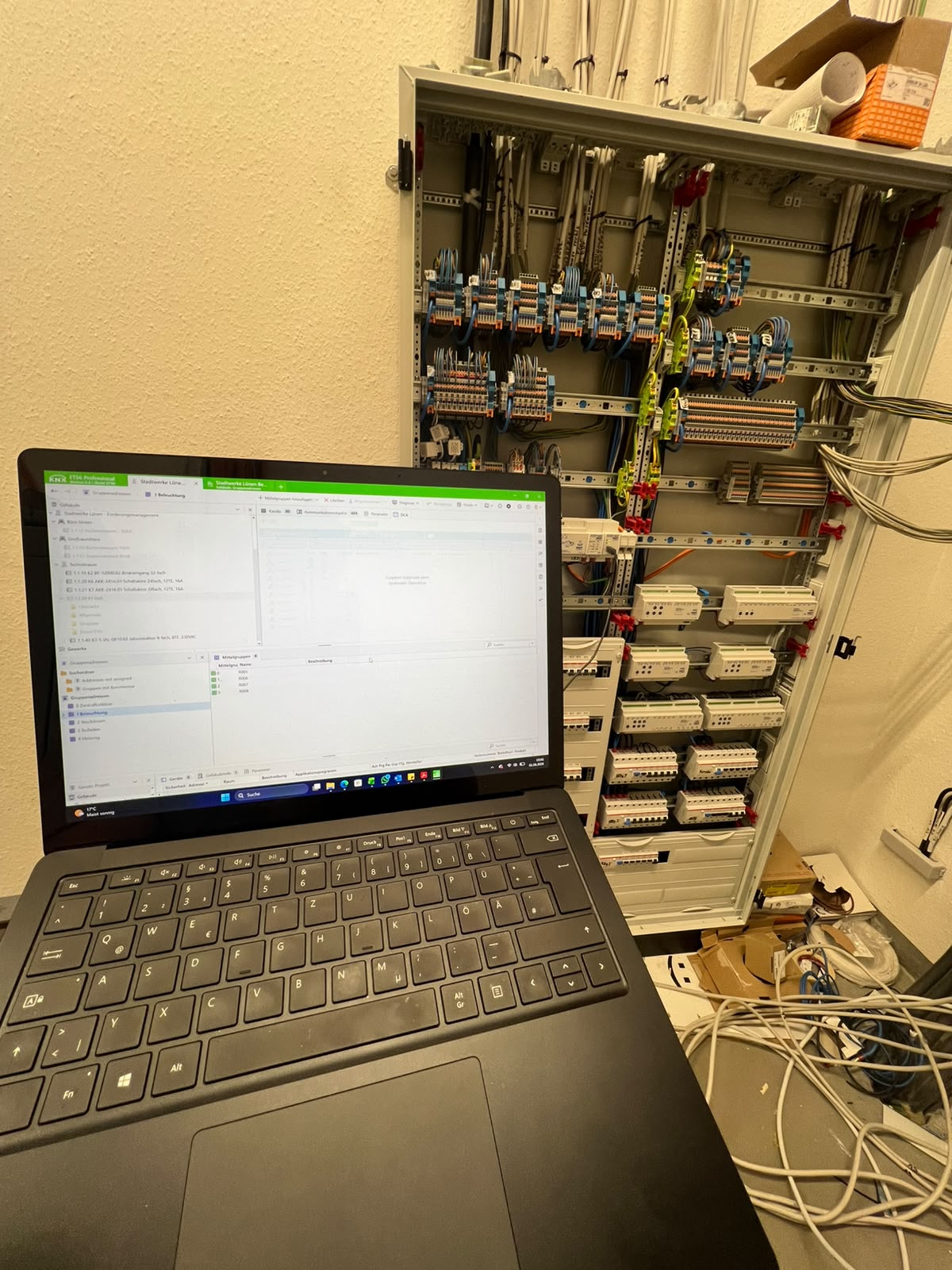 KNX-Programmierung mit der ETS am Schaltschrank